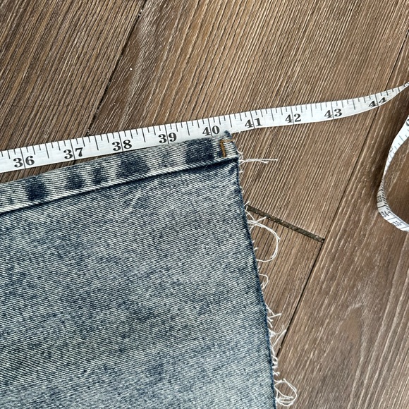 brand new cider distressed ripped light wash straight leg jeans with raw hem - Picture 7 of 7